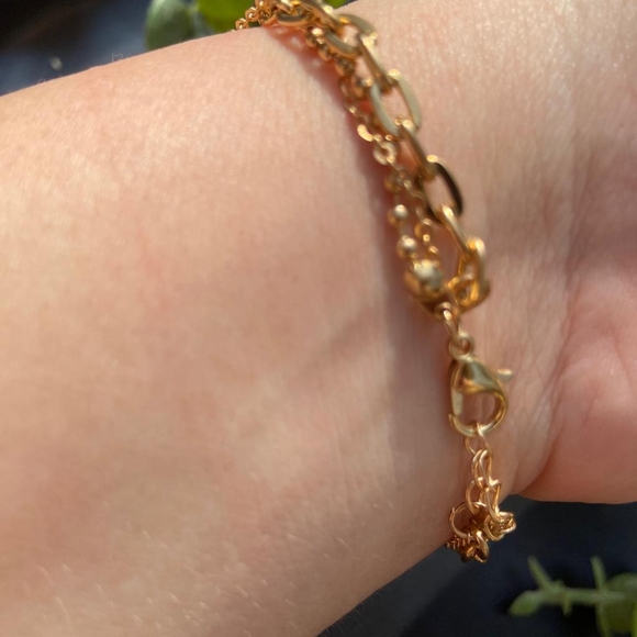 Little Hearts Gold Luxury Bracelet - Picture 5 of 8